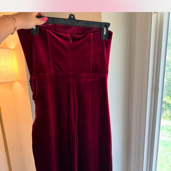 Lulus Glamorous Celebrations in Red/ Burgundy velvet
2 available large and Med - Picture 7 of 9